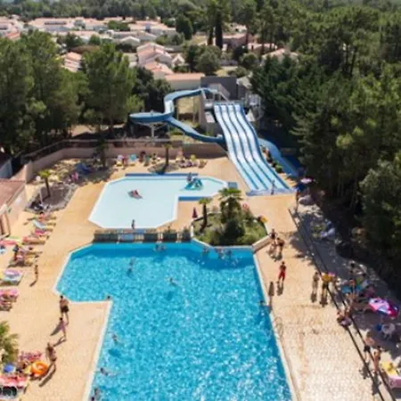 Convivial Près De Avec Jardin_2 Hébergement de vacances